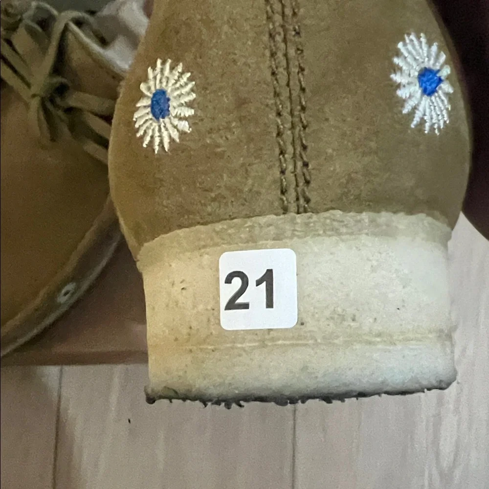 Clarks Olive Loafers for Men - Picture 7 of 9